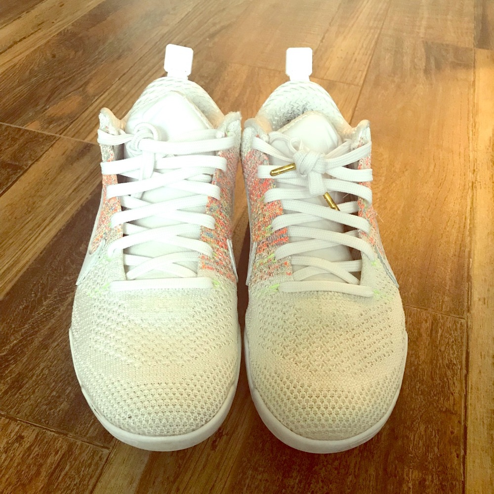 Kobe XII Low White Horse